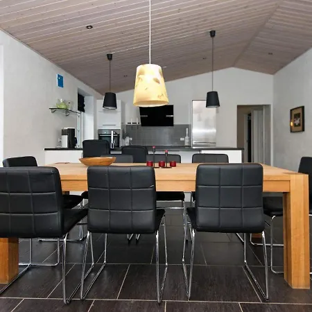 Five-bedroom In 22